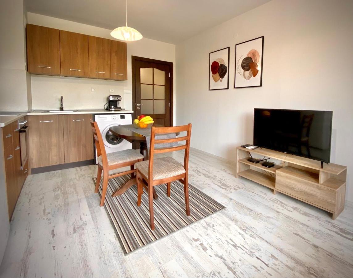 Cozy & Modern 1Br Apart For 4 Guests Next To Medical University & Free Parking Stara Zagora Exterior foto